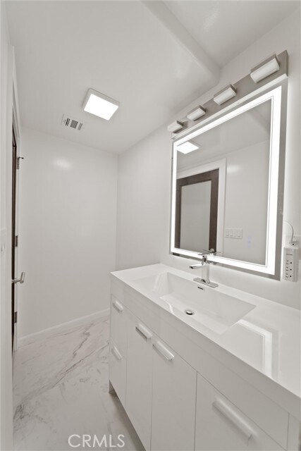 Building Photo - 932 S Shenandoah St