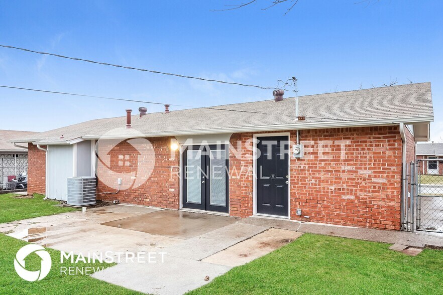 Building Photo - 2504 Yorkshire Ave