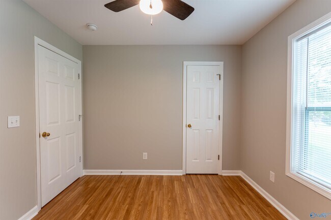 Building Photo - 155 Mylo Rd
