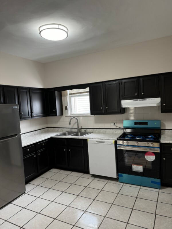 Building Photo - 734 N Laramie Ave