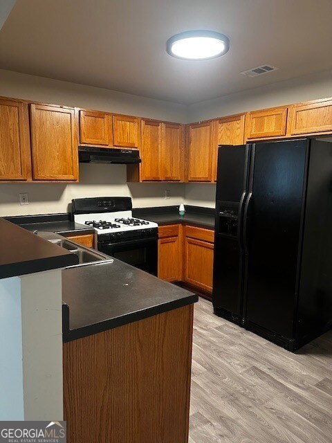 Building Photo - 5675 Hampton Ct