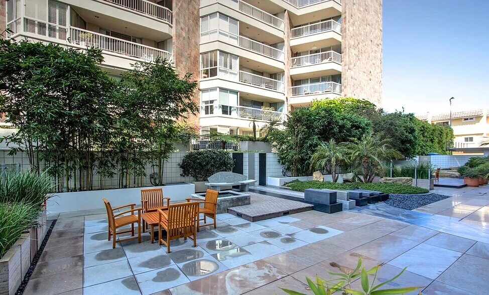 Building Photo - 535 Ocean Ave