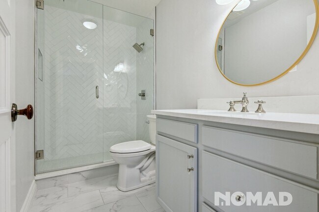 Building Photo - Stunning 5BR House in Denver