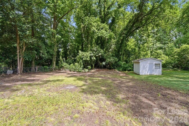 Building Photo - 4239 Dinglewood Ave