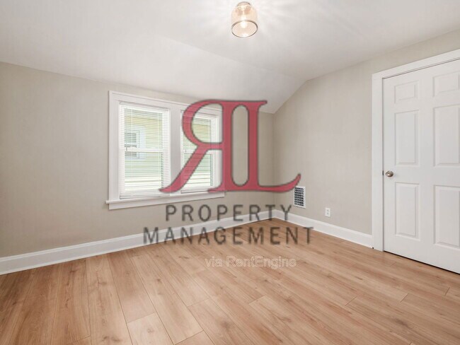 Building Photo - 439 Eldridge Ave