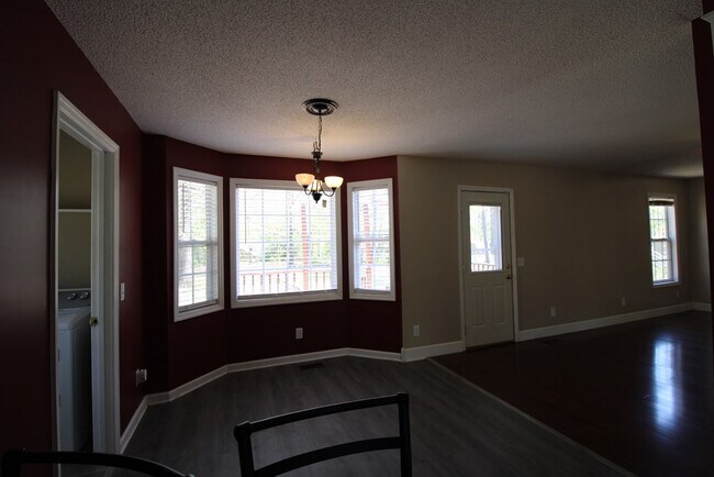 Building Photo - 2545 Autumn Terrace
