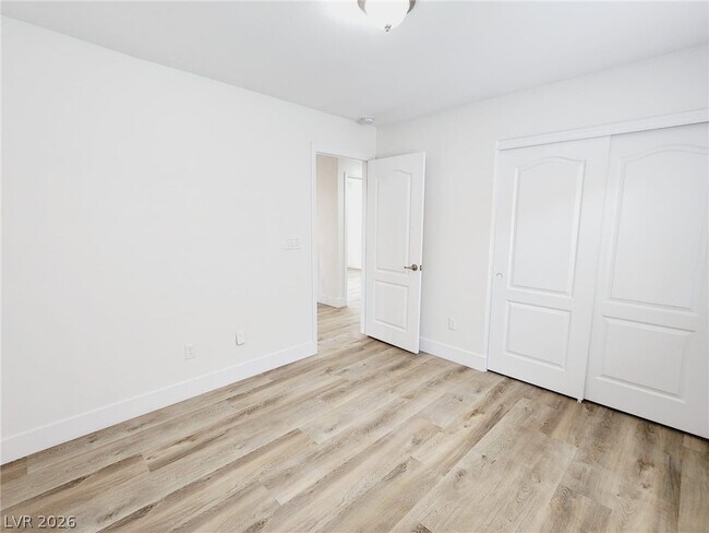 Building Photo - 7445 Calzado Dr