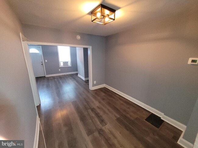 Primary Photo - 617 Archer St