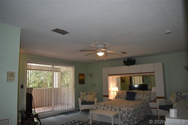 Building Photo - 4502 Saxon Dr