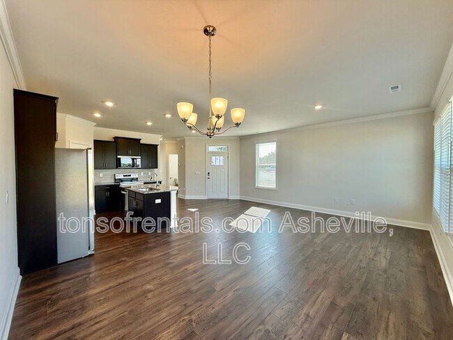 Building Photo - 216 Vly Breeze Rd