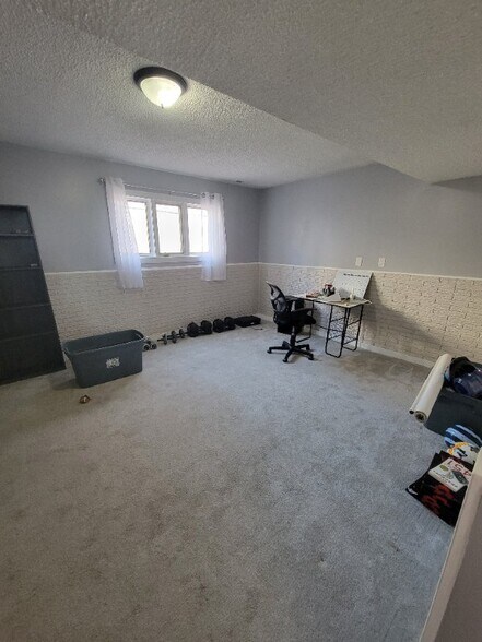 Building Photo - 2331 SW 18th St