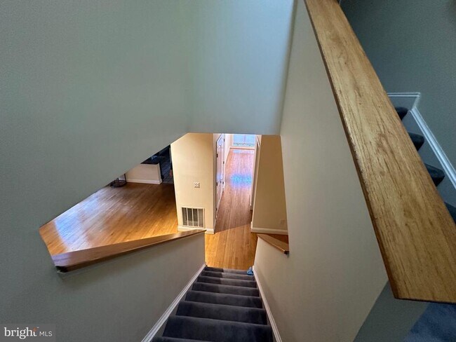 Building Photo - 5509 Thornbush Ct