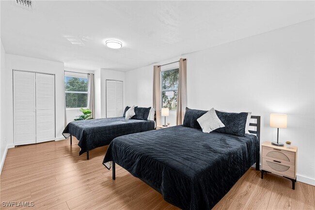 Building Photo - 3303 6th St SW