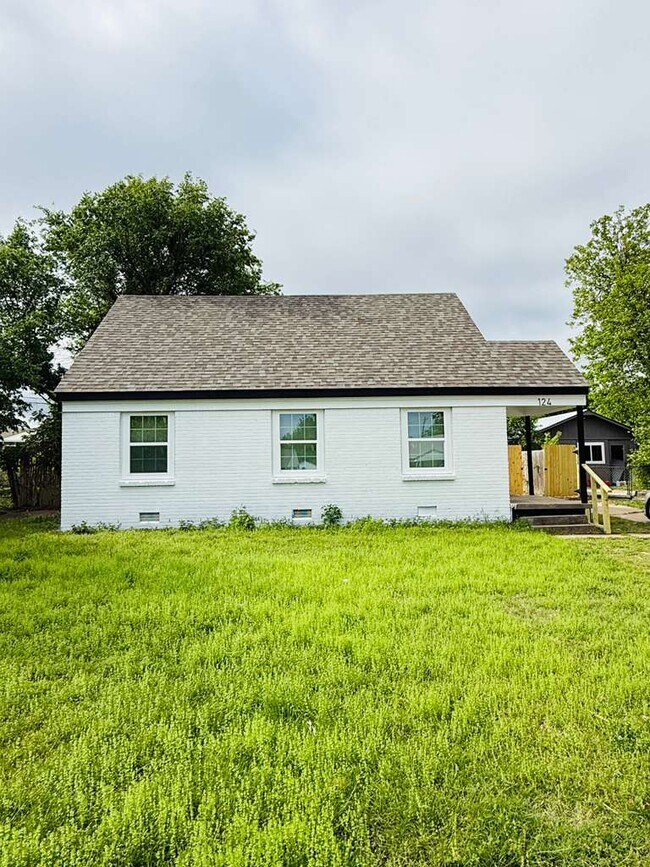 Building Photo - 124 E Northrup Dr