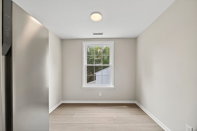 Building Photo - 254 Stribling Ave