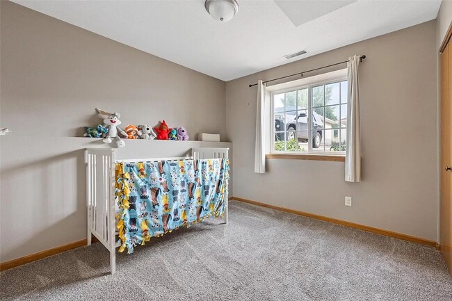 Building Photo - 2 Bed 2 Bath Condo for Rent in Marion!