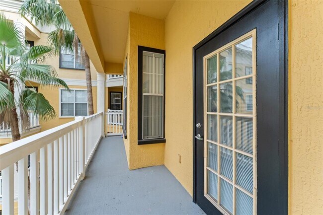 Building Photo - 860 N Orange Ave