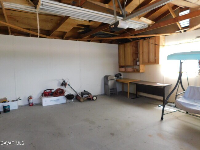 Building Photo - 9841 Mendiburu Rd