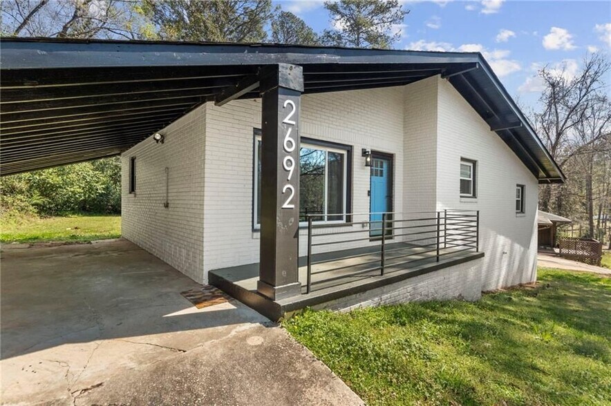 Building Photo - 2692 Rockcliff Rd SE