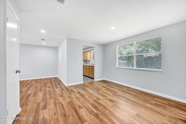Building Photo - 4043 Marland St