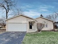 Building Photo - 121 Valleywood Dr