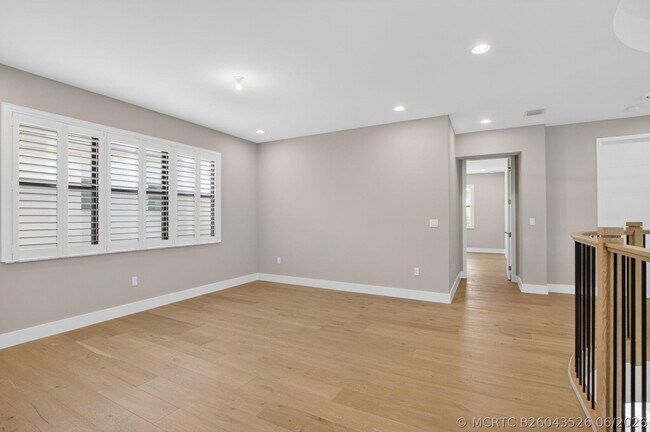 Building Photo - 17089 Rainbow Fls Trl