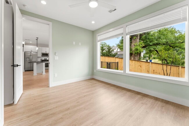 Building Photo - Medford Mews, Carriage House 321