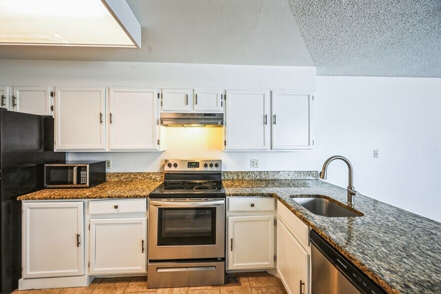 Building Photo - 982 S Dearborn Way