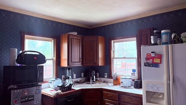 Building Photo - 65 Northrup Pl