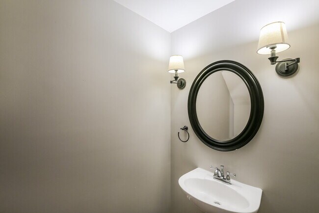 Building Photo - 4902 Shadow Cove