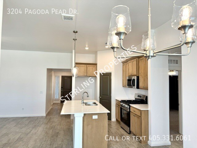 Building Photo - 3204 Pagoda Pead Dr