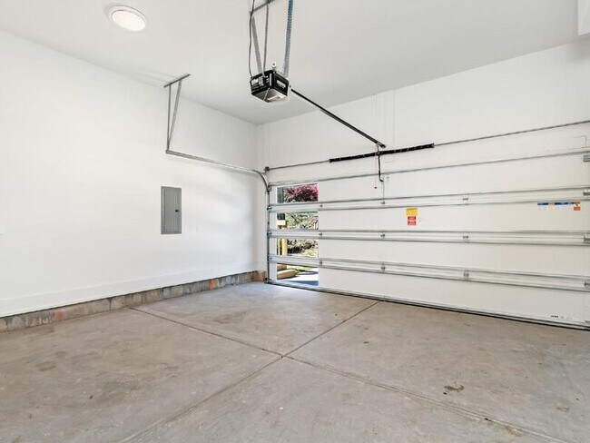 Building Photo - 1310 N Davidson St