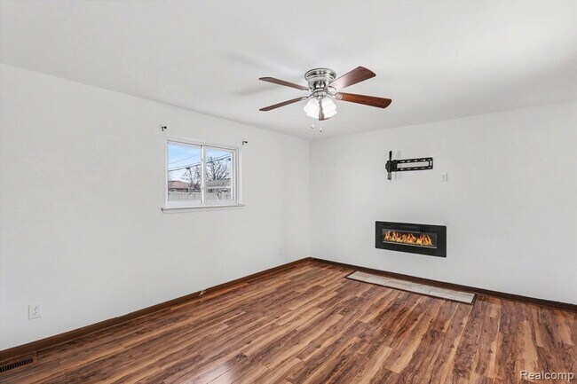 Building Photo - 12260 De Grove Dr