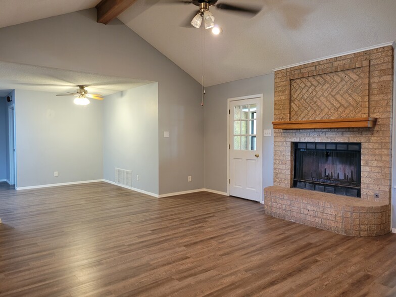 Living Room to Dining - 4829 Bermuda Dr