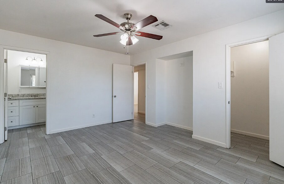 Building Photo - 1262 E Hermosa Dr