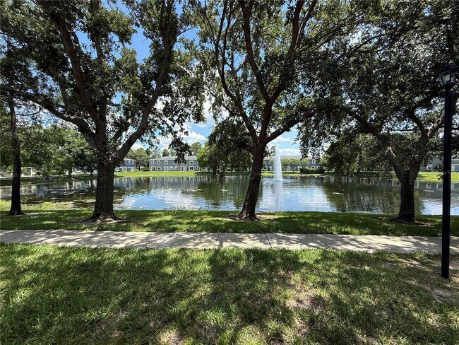 Building Photo - 12718 Somerset Oaks St