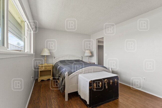 Building Photo - 12467 E Olive Ave