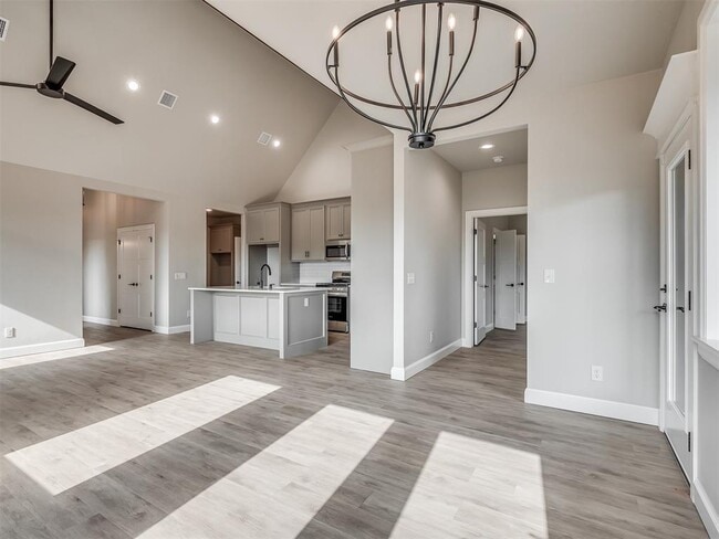 Building Photo - 924 Kyle Dr