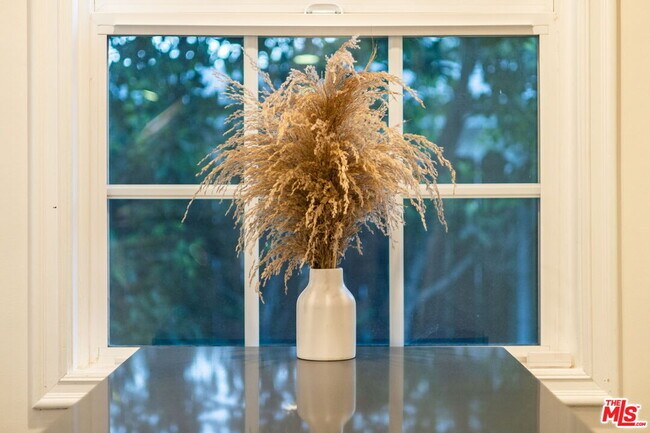 Building Photo - 8345 White Oak Ave