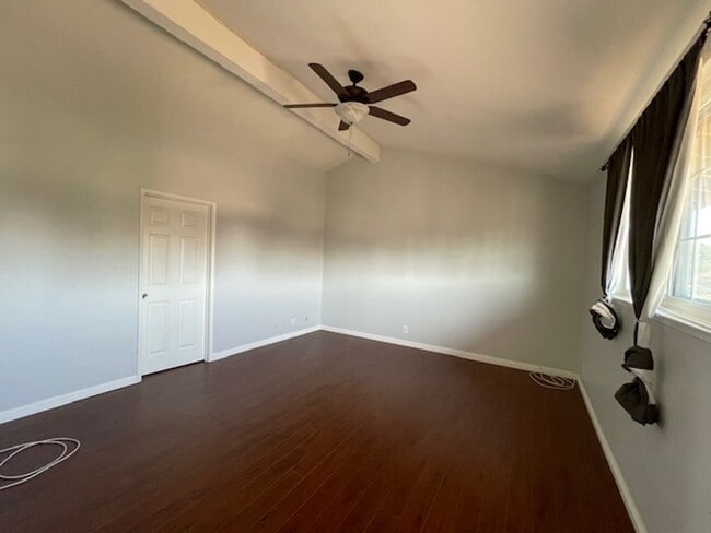 Building Photo - Light Bright 4 bedroom in Irvine