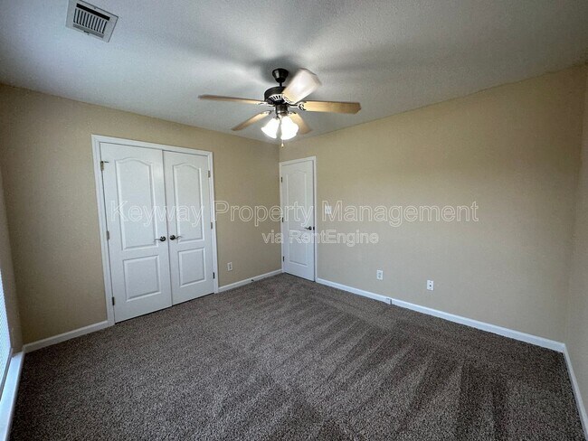 Building Photo - 2136 Sylvan Lake Dr