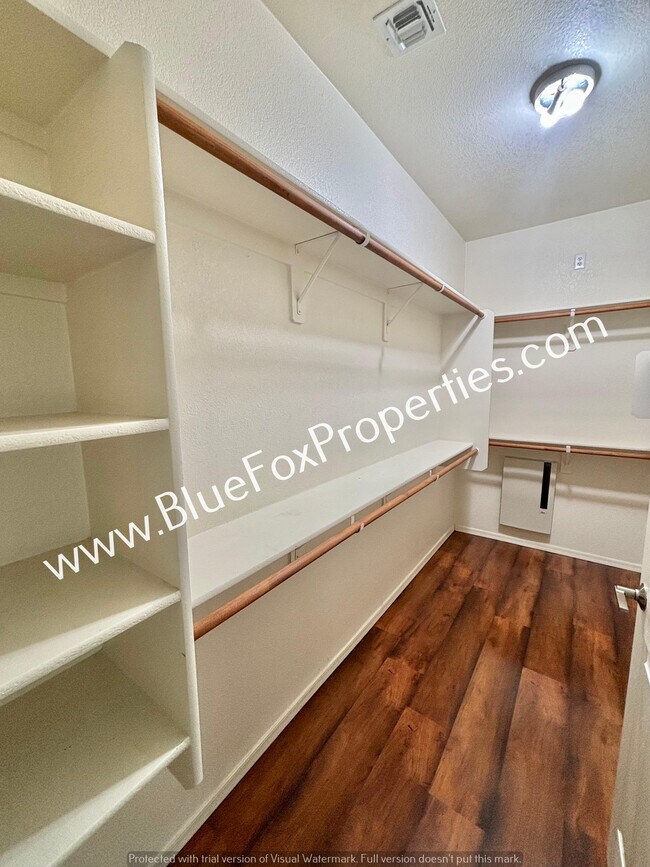Building Photo - 11930 W Heyburn Dr