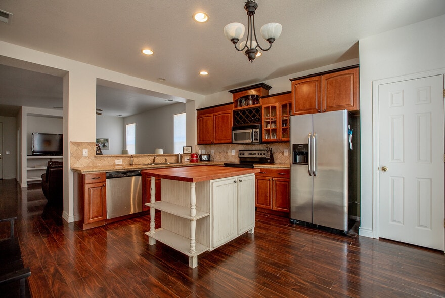 Building Photo - 6944 Autumn Ridge Dr.
