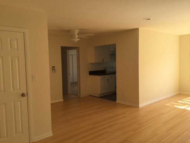 Building Photo - 3410 Club Dr