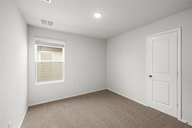 Building Photo - 116 Kendall Ln