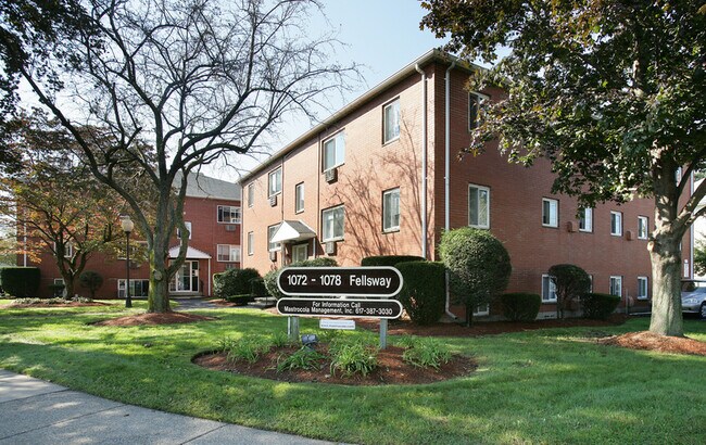 Primary Photo - 1078 Fellsway