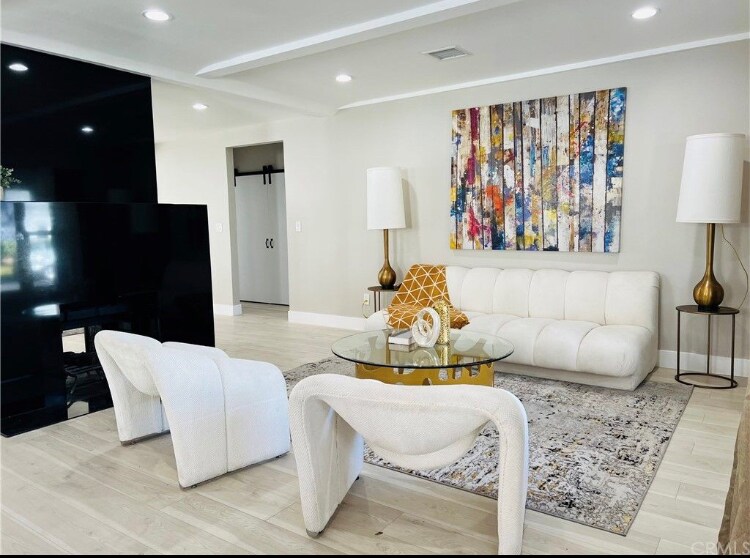 Building Photo - 11516 La Maida St