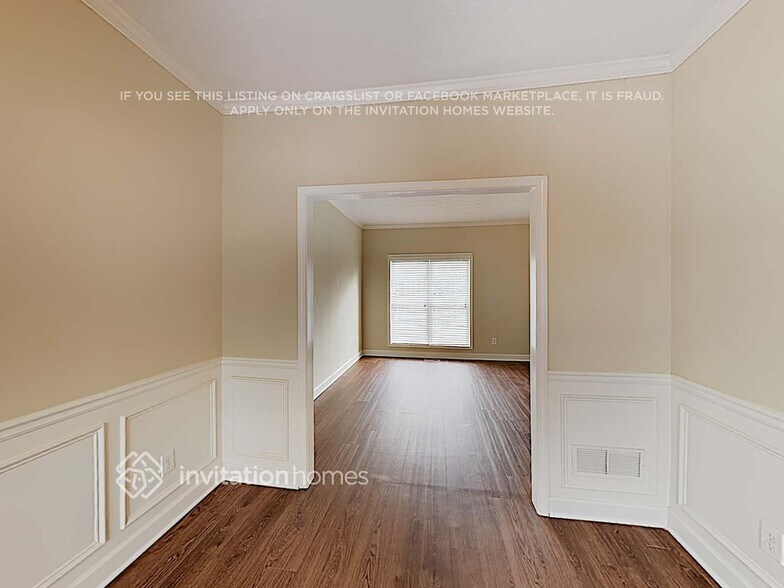 Building Photo - 3145 Claridge Dr SW