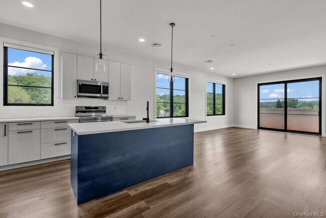 Building Photo - 185-191-191 Ashford Ave