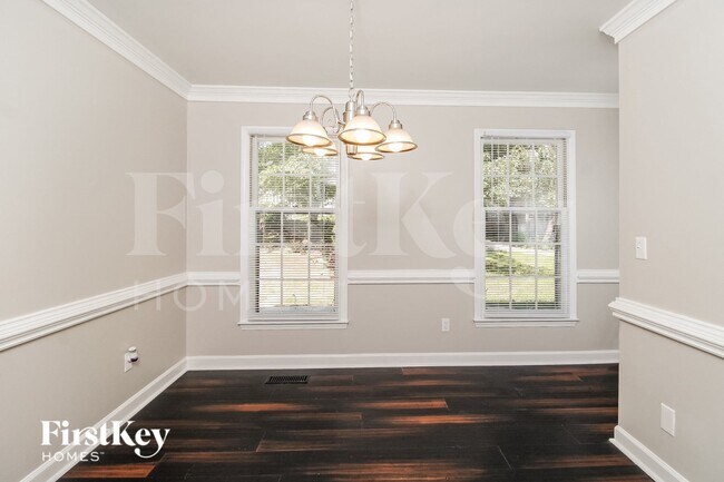 Building Photo - 5630 Poplar Hill Ct